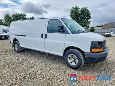 Czwarte zdjęcie samochodu z boku: 2013 CHEVROLET EXPRESS G2500 VIN:1GCWGGCA7D1104620 - miniatura