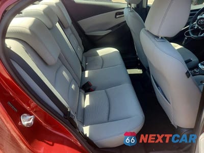 Zdjęcie 10 z 12 samochodu: 2019 TOYOTA YARIS LE VIN:3MYDLBYV5KY503389 - miniatura