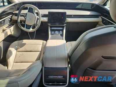 Zdjęcie 8 z 13 samochodu: 2025 LINCOLN NAUTILUS PREMIERE VIN:5LMPJ8J40SJ906456 - miniatura