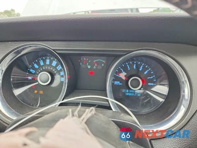 Zdjęcie 9 z 12 samochodu: 2014 FORD MUSTANG VIN:1ZVBP8AM8E5325703 - miniatura