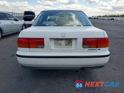 Zdjęcie 6 z 12 samochodu: 1993 HONDA ACCORD LX VIN:JHMCB7657PC007974 - miniatura