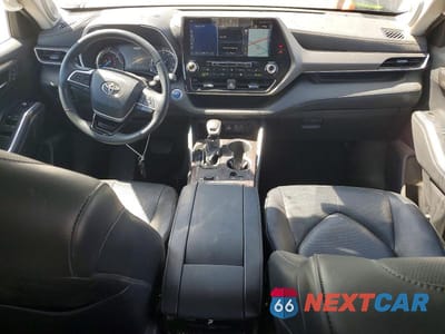 Zdjęcie 8 z 13 samochodu: 2022 TOYOTA HIGHLANDER HYBRID LIMITED VIN:5TDXBRCH1NS550472 - miniatura