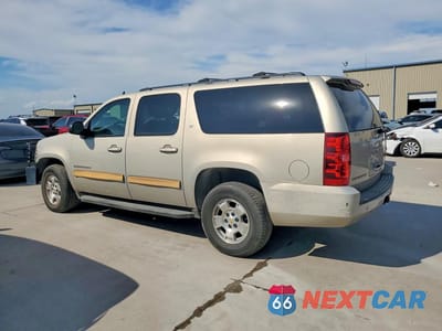 Drugie zdjęcie samochodu z przodu: 2010 CHEVROLET SUBURBAN K1500 LT VIN:1GNUKJE3XAR129968 - miniatura