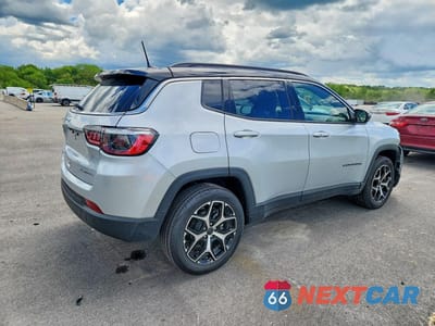 Trzecie zdjęcie samochodu z tyłu: 2026 JEEP COMPASS LIMITED VIN:3C4NJDCN1TT186589 - miniatura