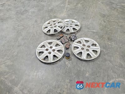 Zdjęcie 12 z 13 samochodu: 2008 TOYOTA YARIS BASE VIN:JTDBT923681245385 - miniatura