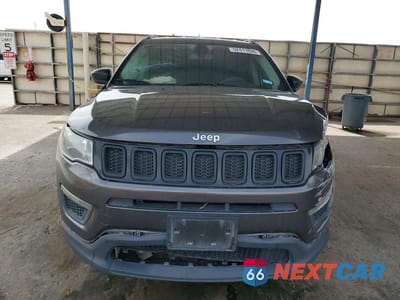 Piąte zdjęcie samochodu w środku: 2021 JEEP COMPASS SPORT VIN:3C4NJCAB1MT514372 - miniatura
