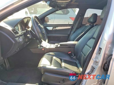 Zdjęcie 7 z 12 samochodu: 2008 MERCEDES-BENZ C 300 VIN:WDDGF54X08R026614 - miniatura