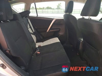 Zdjęcie 11 z 13 samochodu: 2018 TOYOTA RAV4 LE VIN:JTMZFREV7JD127319 - miniatura