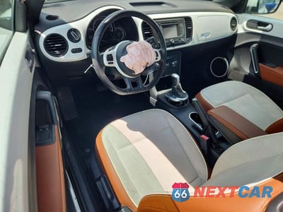 Zdjęcie 8 z 12 samochodu: 2015 VOLKSWAGEN BEETLE 1.8T VIN:3VWF17AT9FM655270 - miniatura