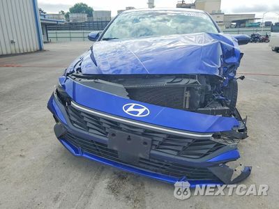 Piąte zdjęcie samochodu w środku: 2025 HYUNDAI ELANTRA LIMITED VIN:KMHLN4DJXSU127239 - miniatura