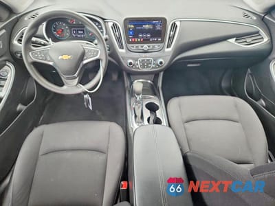 Zdjęcie 8 z 12 samochodu: 2025 CHEVROLET MALIBU LT VIN:1G1ZD5ST9SF142758 - miniatura