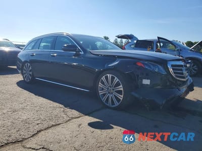 Czwarte zdjęcie samochodu z boku: 2019 MERCEDES-BENZ E 450 4MATIC VIN:WDDZH6JB1KA556954 - miniatura