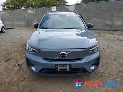 Piąte zdjęcie samochodu w środku: 2023 VOLVO XC40 RECHARGE PLUS VIN:YV4ED3UL8P2076156 - miniatura