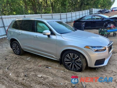 Czwarte zdjęcie samochodu z boku: 2022 VOLVO XC90 T5 MOMENTUM VIN:YV4102PK5N1787551 - miniatura