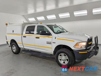 Czwarte zdjęcie samochodu z boku: 2017 RAM 2500 ST VIN:3C6UR5CJ8HG620117 - miniatura