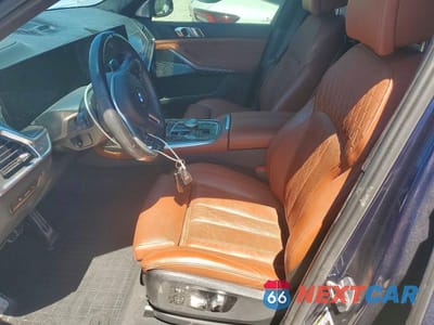 Zdjęcie 7 z 13 samochodu: 2024 BMW X7 M60I VIN:5UX33EM03R9U74947 - miniatura