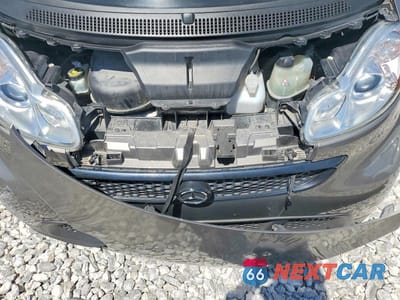 Zdjęcie 11 z 12 samochodu: 2013 SMART FORTWO PURE VIN:WMEEJ3BA2DK674155 - miniatura