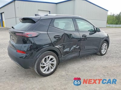Trzecie zdjęcie samochodu z tyłu: 2023 CHEVROLET BOLT EUV LT VIN:1G1FY6S05P4107639 - miniatura