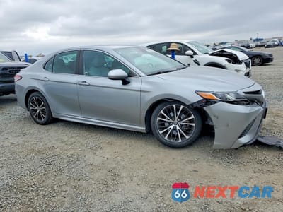 Czwarte zdjęcie samochodu z boku: 2020 TOYOTA CAMRY SE VIN:4T1G11AK0LU870440 - miniatura