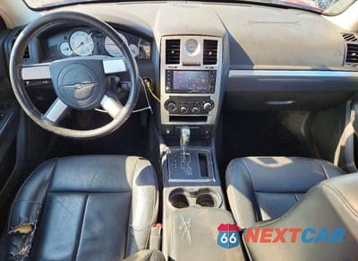 Zdjęcie 8 z 12 samochodu: 2009 CHRYSLER 300 TOURING VIN:2C3LA53V59H529701 - miniatura