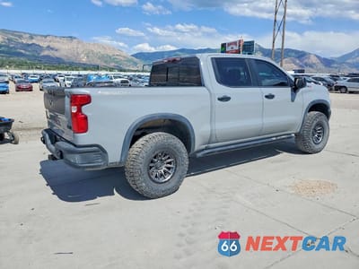 Trzecie zdjęcie samochodu z tyłu: 2024 CHEVROLET SILVERADO K1500 ZR2 VIN:3GCUDHE89RG314533 - miniatura