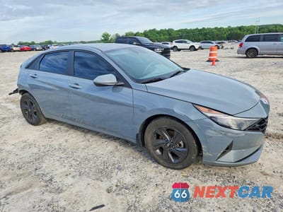 Czwarte zdjęcie samochodu z boku: 2023 HYUNDAI ELANTRA SEL VIN:KMHLM4AG6PU442218 - miniatura
