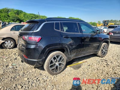 Trzecie zdjęcie samochodu z tyłu: 2024 JEEP COMPASS LIMITED VIN:3C4NJDCN3RT142263 - miniatura