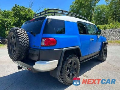 Trzecie zdjęcie samochodu z tyłu: 2007 TOYOTA FJ CRUISER BASE VIN:JTEBU11F870036224 - miniatura