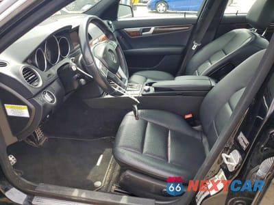 Zdjęcie 7 z 12 samochodu: 2013 MERCEDES-BENZ C 300 4MATIC VIN:WDDGF8AB3DA785020 - miniatura