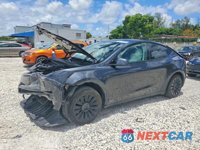 2024 TESLA MODEL Y 7SAYGDED1RF034256 - główne zdjęcie licytacji z USA - miniatura