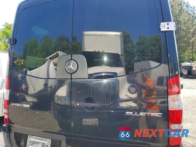 Zdjęcie 10 z 13 samochodu: 2014 MERCEDES-BENZ SPRINTER 2500 VIN:WDZPE7CC7E5856257 - miniatura