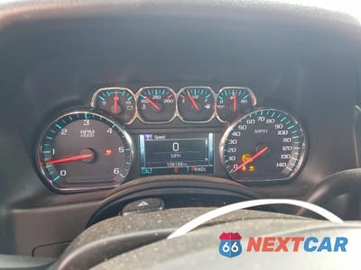 Zdjęcie 9 z 14 samochodu: 2018 CHEVROLET SUBURBAN C1500 LT VIN:1GNSCHKC0JR343336 - miniatura
