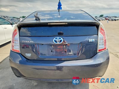 Zdjęcie 6 z 12 samochodu: 2015 TOYOTA PRIUS TWO VIN:JTDKN3DU2F0448435 - miniatura