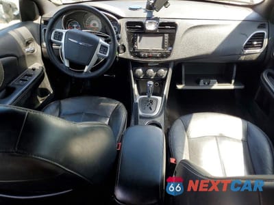 Zdjęcie 8 z 12 samochodu: 2011 CHRYSLER 200 LIMITED VIN:1C3BC2FB2BN582343 - miniatura