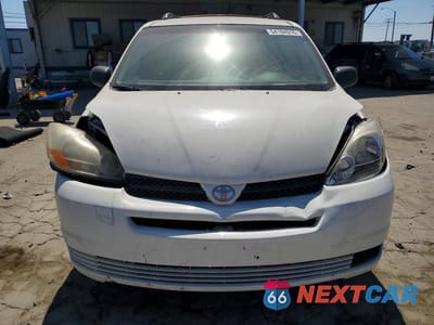 Piąte zdjęcie samochodu w środku: 2004 TOYOTA SIENNA LE 7 PASSENGER VIN:5TDZA23CX4S215992 - miniatura