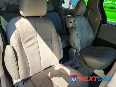 Zdjęcie 10 z 13 samochodu: 2014 TOYOTA SIENNA XLE 8-PASSENGER VIN:5TDYK3DC3ES517705 - miniatura