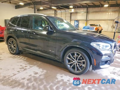 Czwarte zdjęcie samochodu z boku: 2018 BMW X3 XDRIVE30I VIN:5UXTR9C50JLD59512 - miniatura