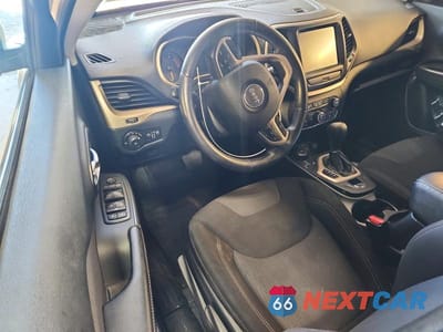Zdjęcie 8 z 14 samochodu: 2016 JEEP CHEROKEE LATITUDE VIN:1C4PJMCS7GW142420 - miniatura