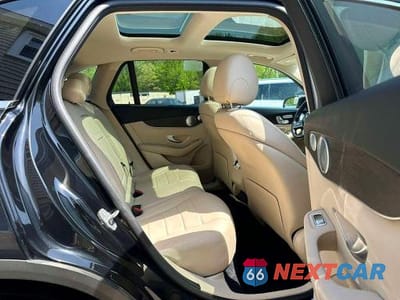 Piąte zdjęcie samochodu w środku: 2020 MERCEDES-BENZ GLC 300 4MATIC VIN:WDC0G8EB8LF685591 - miniatura