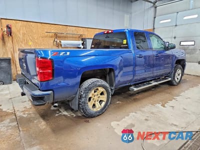 Trzecie zdjęcie samochodu z tyłu: 2018 CHEVROLET SILVERADO K1500 LT VIN:1GCVKREC8JZ189520 - miniatura