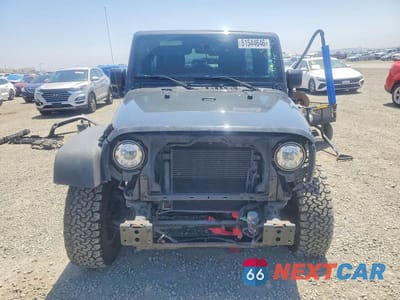 Piąte zdjęcie samochodu w środku: 2017 JEEP WRANGLER UNLIMITED SPORT VIN:1C4BJWDG2HL611965 - miniatura