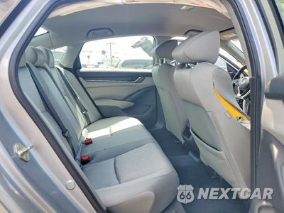 Zdjęcie 19 z 26 samochodu: 2019 HONDA ACCORD LX VIN:1HGCV1F11KA080654 - miniatura