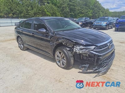 Czwarte zdjęcie samochodu z boku: 2024 VOLKSWAGEN JETTA SE VIN:3VWEM7BU3RM070134 - miniatura
