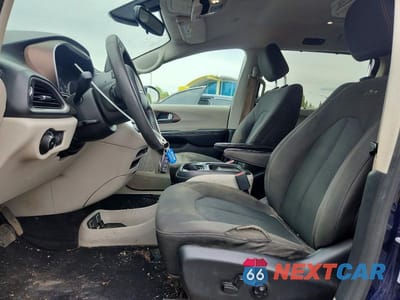 Zdjęcie 7 z 13 samochodu: 2017 CHRYSLER PACIFICA TOURING L VIN:2C4RC1BG7HR788436 - miniatura