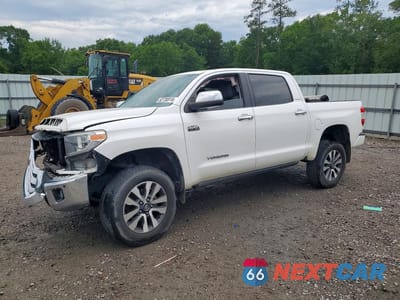 2018 TOYOTA TUNDRA CREWMAX LIMITED 5TFHW5F10JX710197 - główne zdjęcie licytacji z USA - miniatura