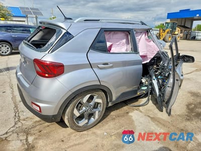 Trzecie zdjęcie samochodu z tyłu: 2024 HYUNDAI VENUE SEL VIN:KMHRC8A32RU309492 - miniatura
