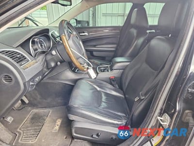 Zdjęcie 7 z 12 samochodu: 2016 CHRYSLER 300C VIN:2C3CCAEG9GH212213 - miniatura