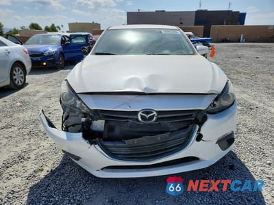 Piąte zdjęcie samochodu w środku: 2015 MAZDA MAZDA3 HATCHBACK VIN:3MZBM1K76FM164501 - miniatura