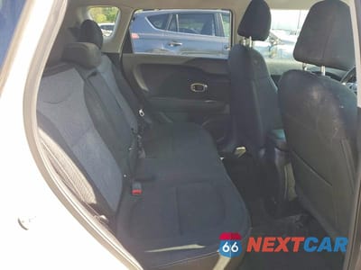 Zdjęcie 10 z 12 samochodu: 2018 KIA SOUL + VIN:KNDJP3A59J7610726 - miniatura