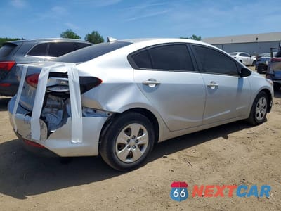 Trzecie zdjęcie samochodu z tyłu: 2018 KIA FORTE LX VIN:3KPFK4A7XJE268361 - miniatura